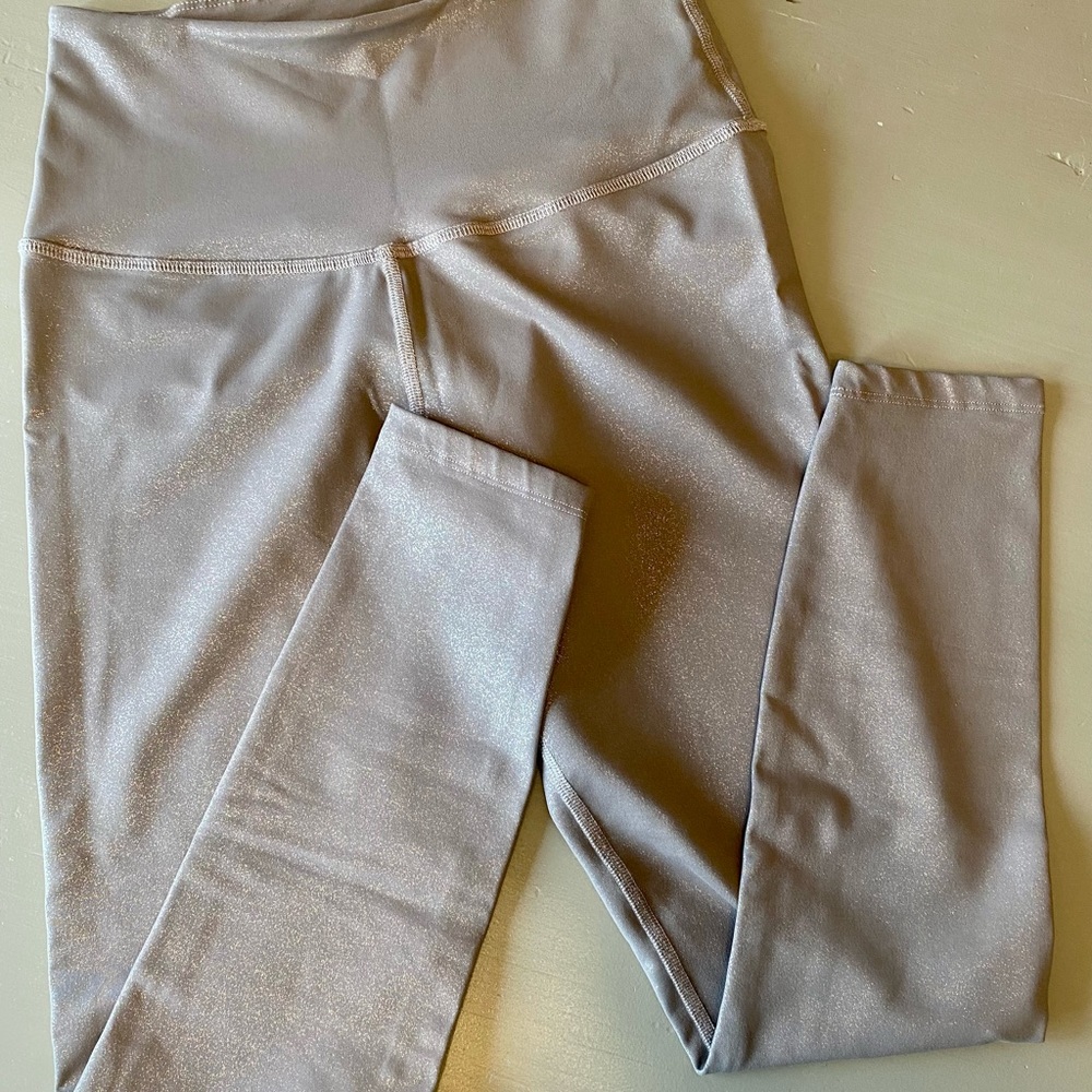 Sparkly mauve Beyond Yoga leggings
